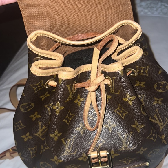 Louis Vuitton Monogram Montsouris MM Backpack - Picture 5 of 6